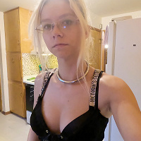 Nerdy Bella – in the kitchen